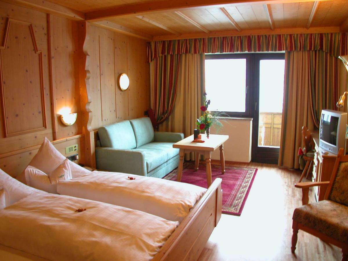 Hotel Pension Weiratherhof Wenns Bagian luar foto